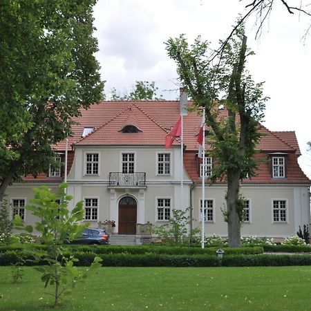 Rezydencja Marii Rybieniec Hotel Kiszkowo Luaran gambar