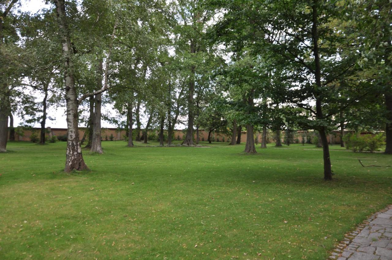 Rezydencja Marii Rybieniec Hotel Kiszkowo Luaran gambar
