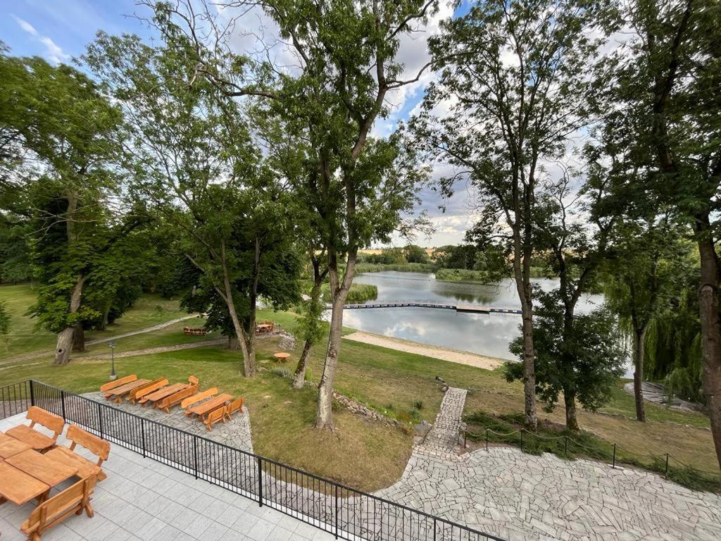 Rezydencja Marii Rybieniec Hotel Kiszkowo Luaran gambar