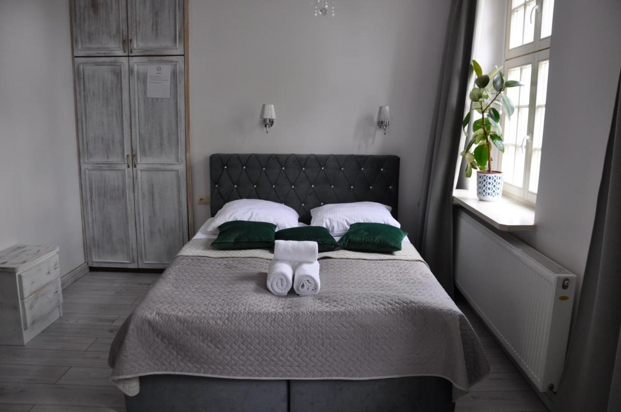 Rezydencja Marii Rybieniec Hotel Kiszkowo Luaran gambar